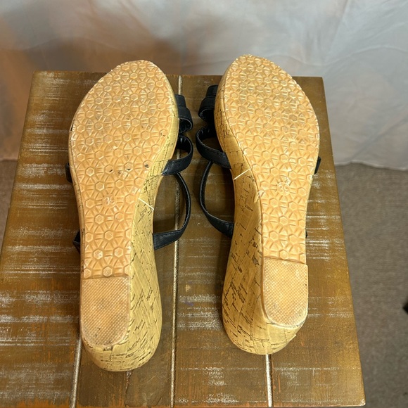 Com X Fancy Wedge Heel Sandal - Picture 3 of 3